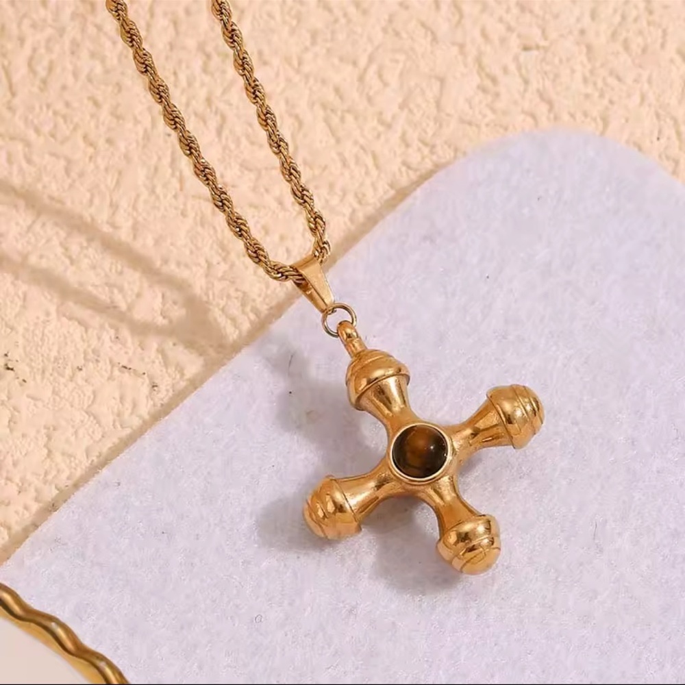 18K Gold Elegant Gold Cross Pendant Necklace - Picture 3 of 11
